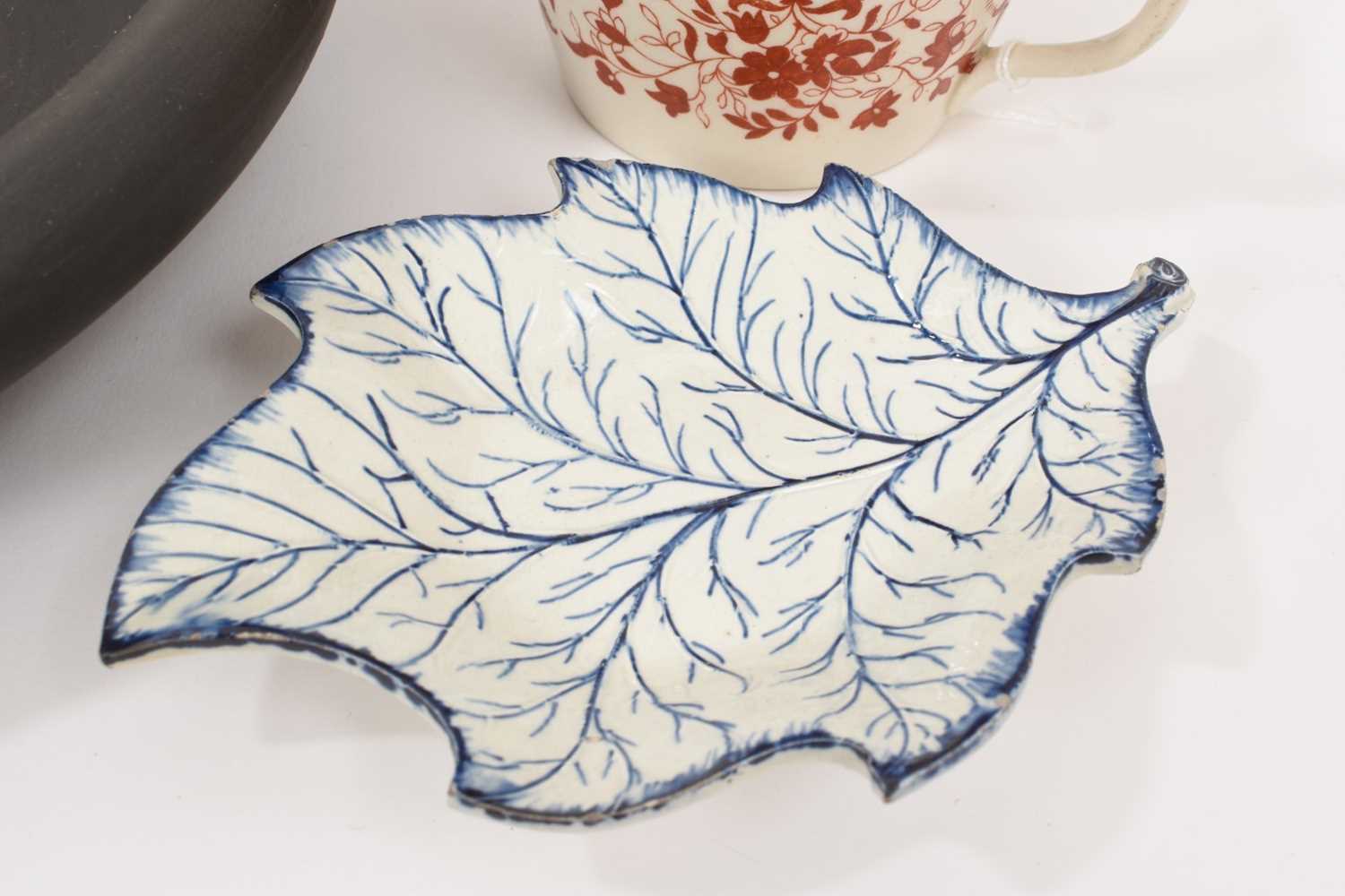 Wedgwood pearlware leaf shaped pickle dish and other items - Bild 6 aus 7