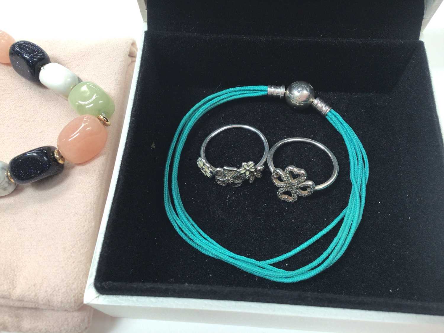Michaela Frey enamelled bangle, Italian green cuff bangle, Pandora bracelet and two silver rings, Th - Image 4 of 5