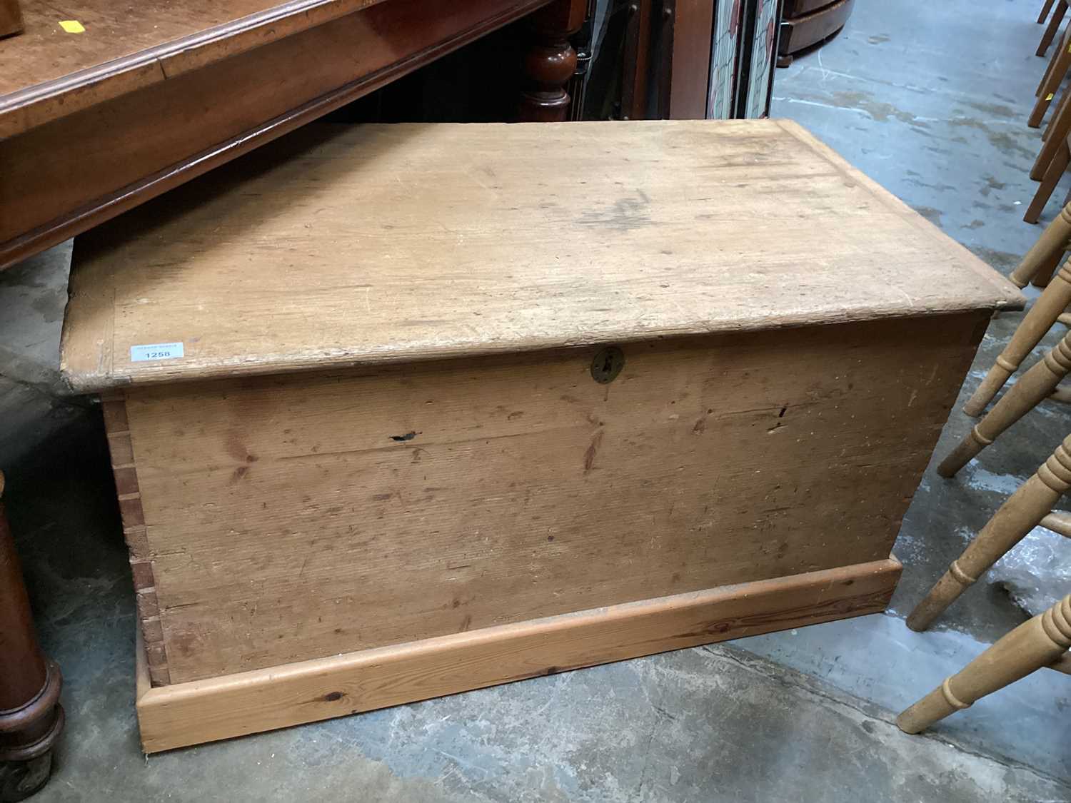 Victorian pine blanket box housing a bank of drawers, 94cm wide, 52cm deep, 51cm high