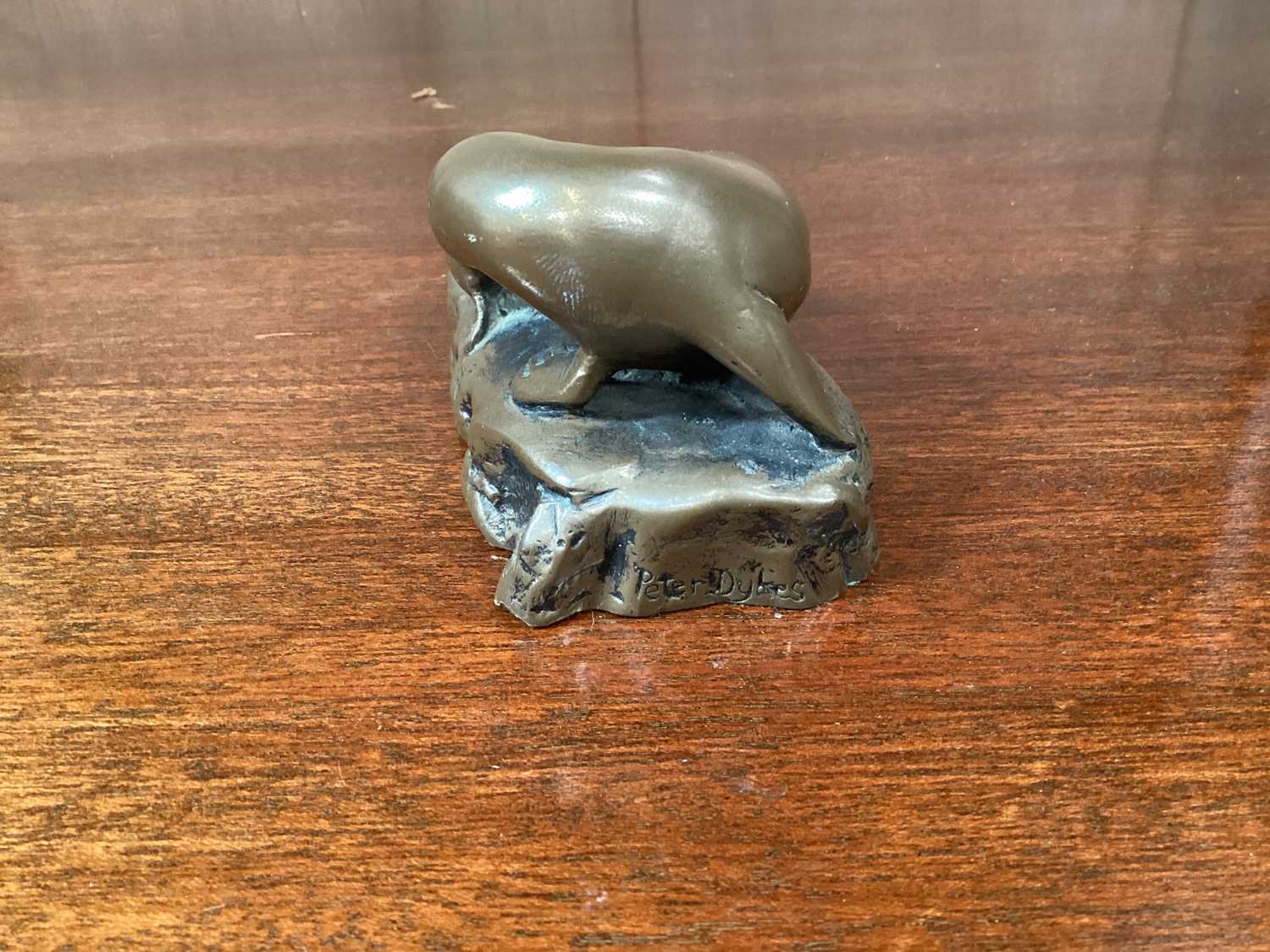 Bronze sculpture Sealions, signed Peter Dykes, plus other resin animals - Image 2 of 3