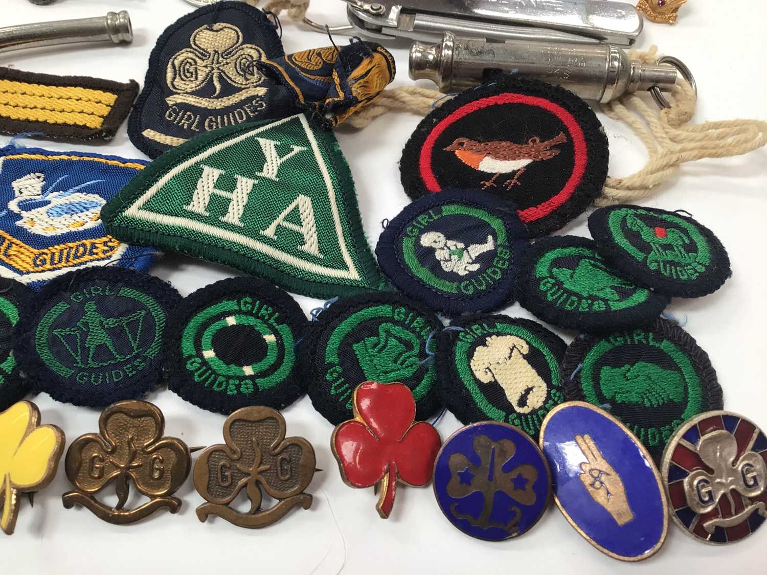 Collection of mostly Girl Guides cloth badges, enamelled pins, penknife etc, RAF silver and enamel s - Image 3 of 6