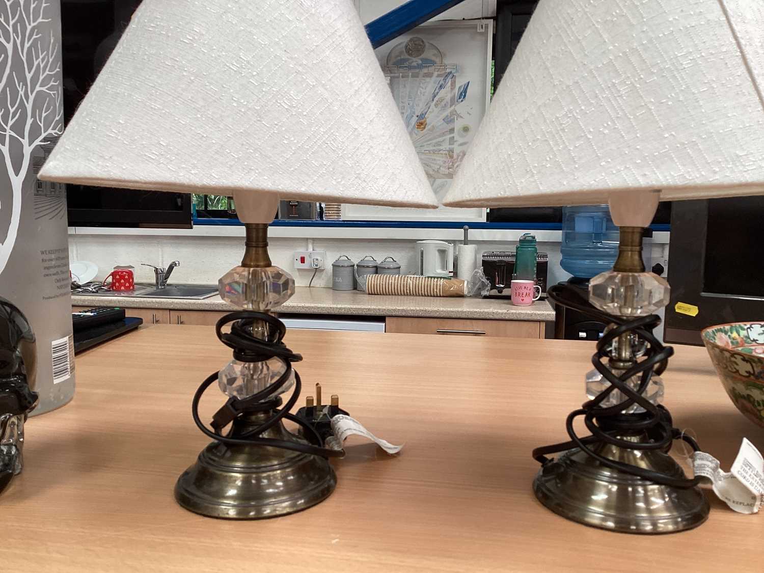 Oriental table lamp together with a pair of brushed metal table lamps (3) - Image 2 of 2