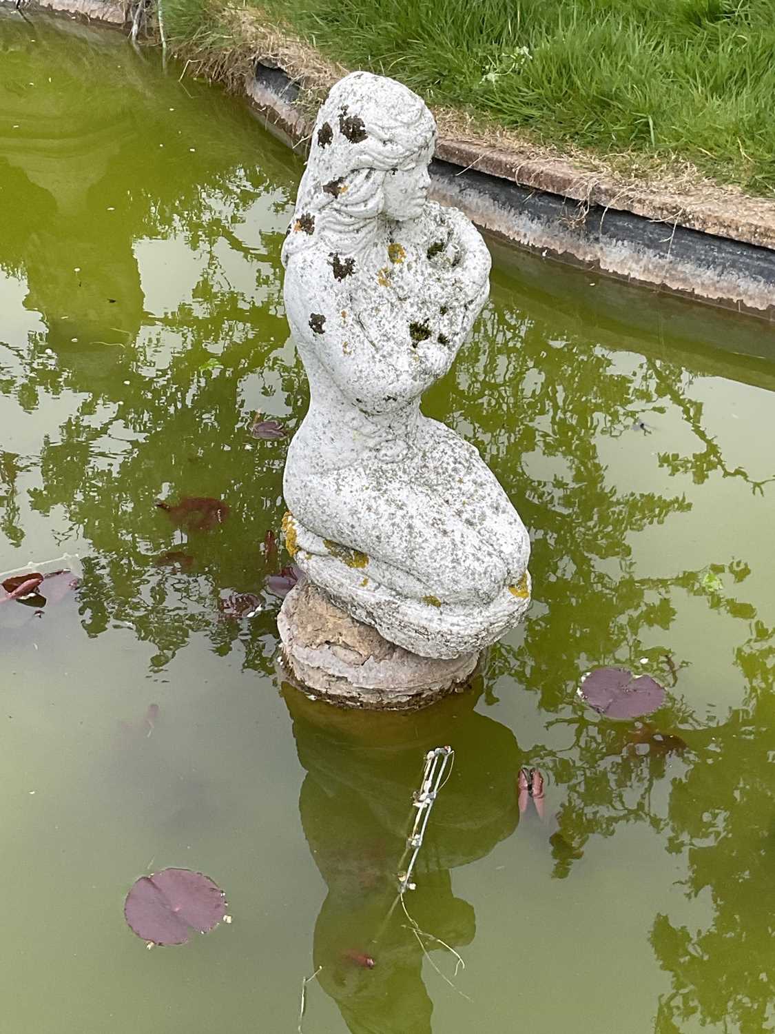 Weathered concrete garden pond fountain in the form of a kneeling lady - Image 2 of 2