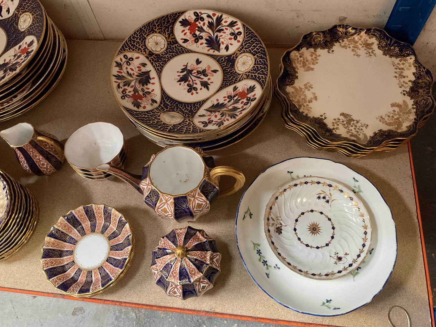 Group of mostly antique ceramics, including a collection of Crown Derby Imari plates, Royal Worceste - Image 2 of 4
