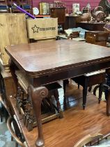 Mahogany draw leaf dining table on cabriole legs