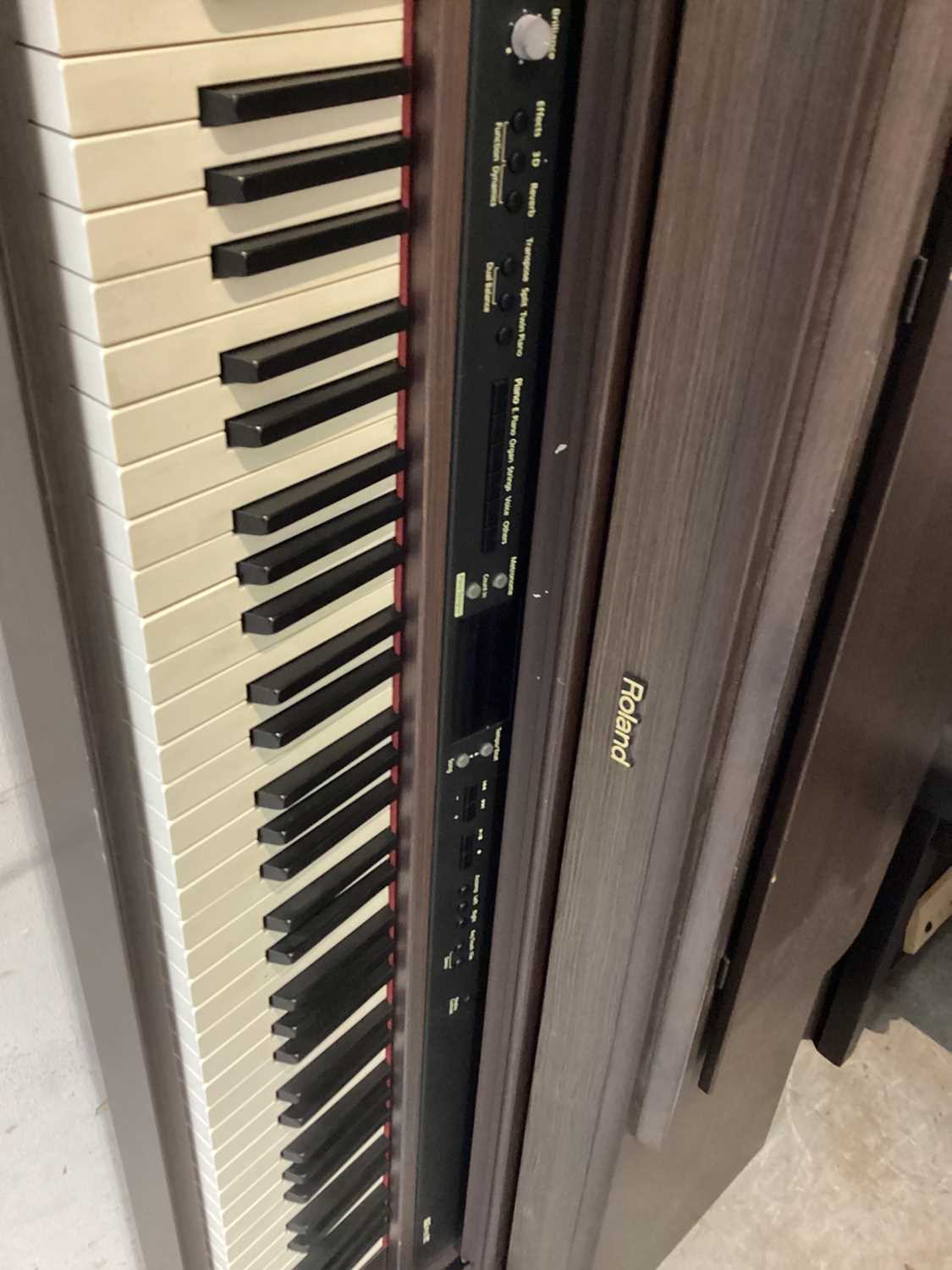 Roland HP207e digital piano - Image 4 of 4