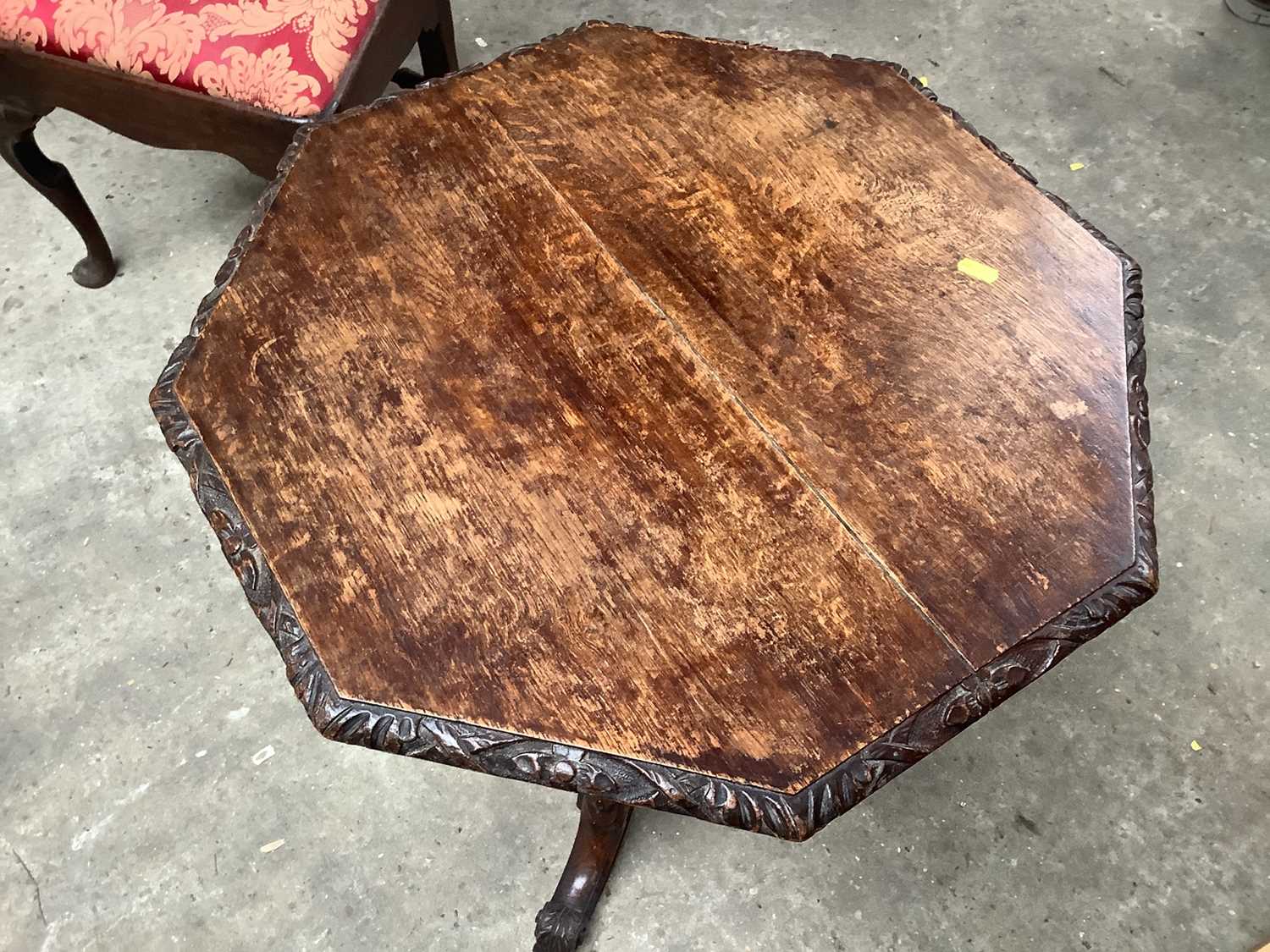 Victorian oak occasional table with octagonal top - Image 2 of 2