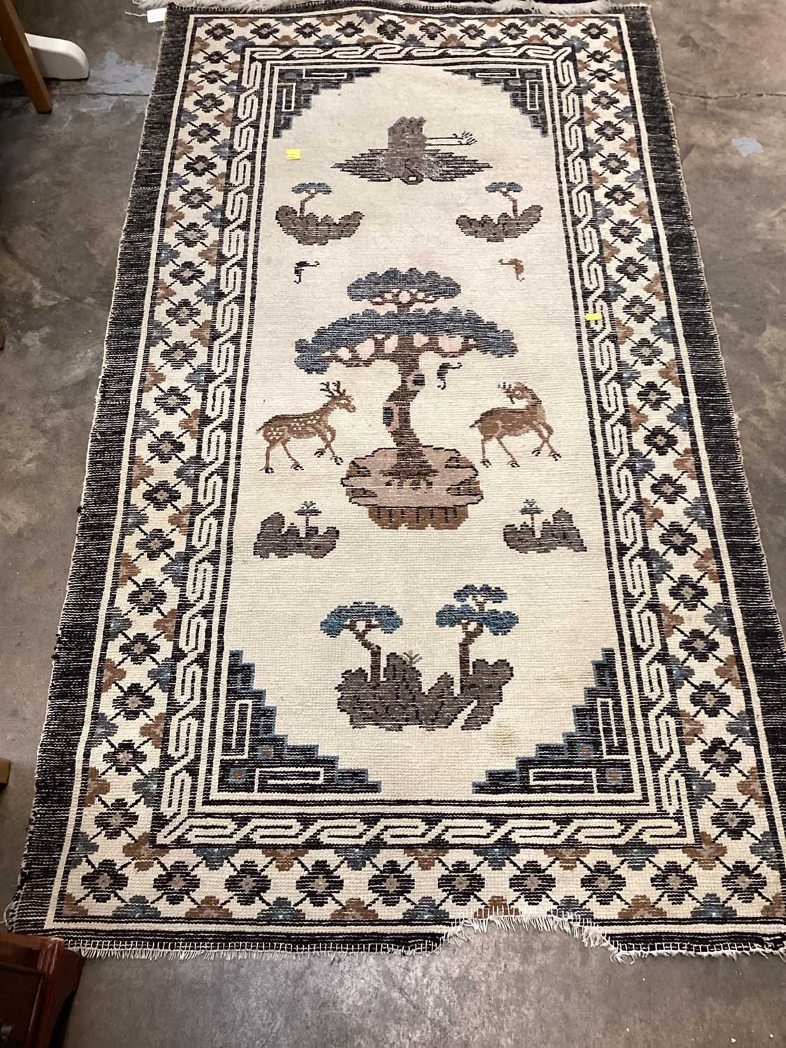Chinese rug together with a narrow Persian rug - Image 2 of 5