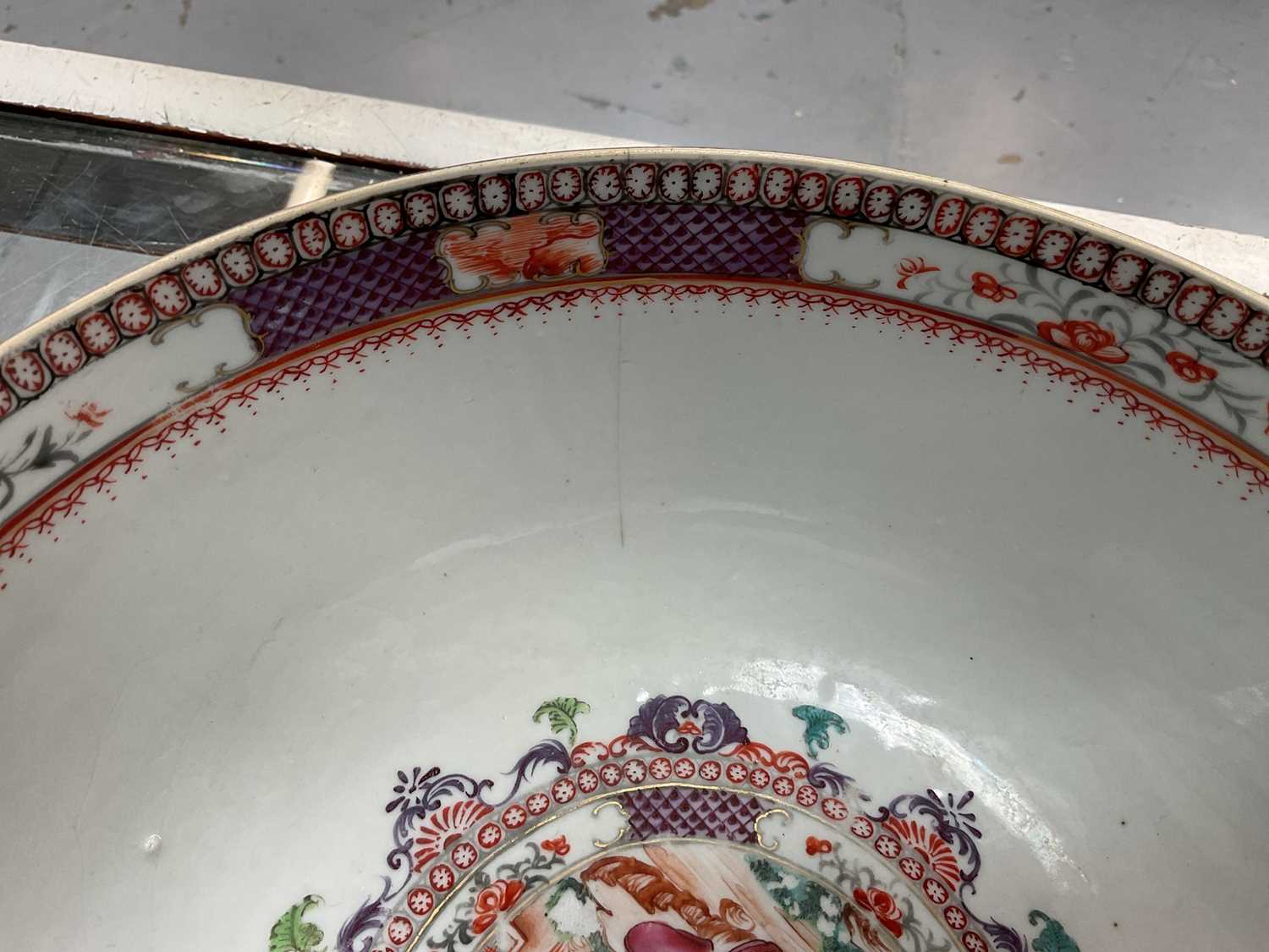 Two 18th century Chinese porcelain bowls - Image 4 of 10