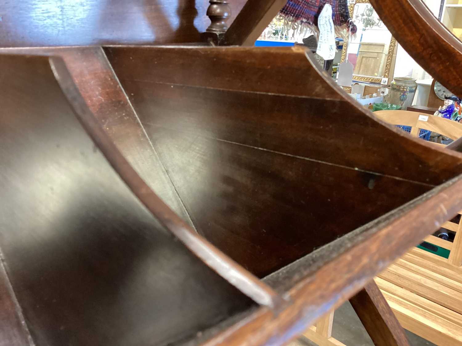 Edwardian mahogany free standing book trough on pad feet - Image 2 of 8