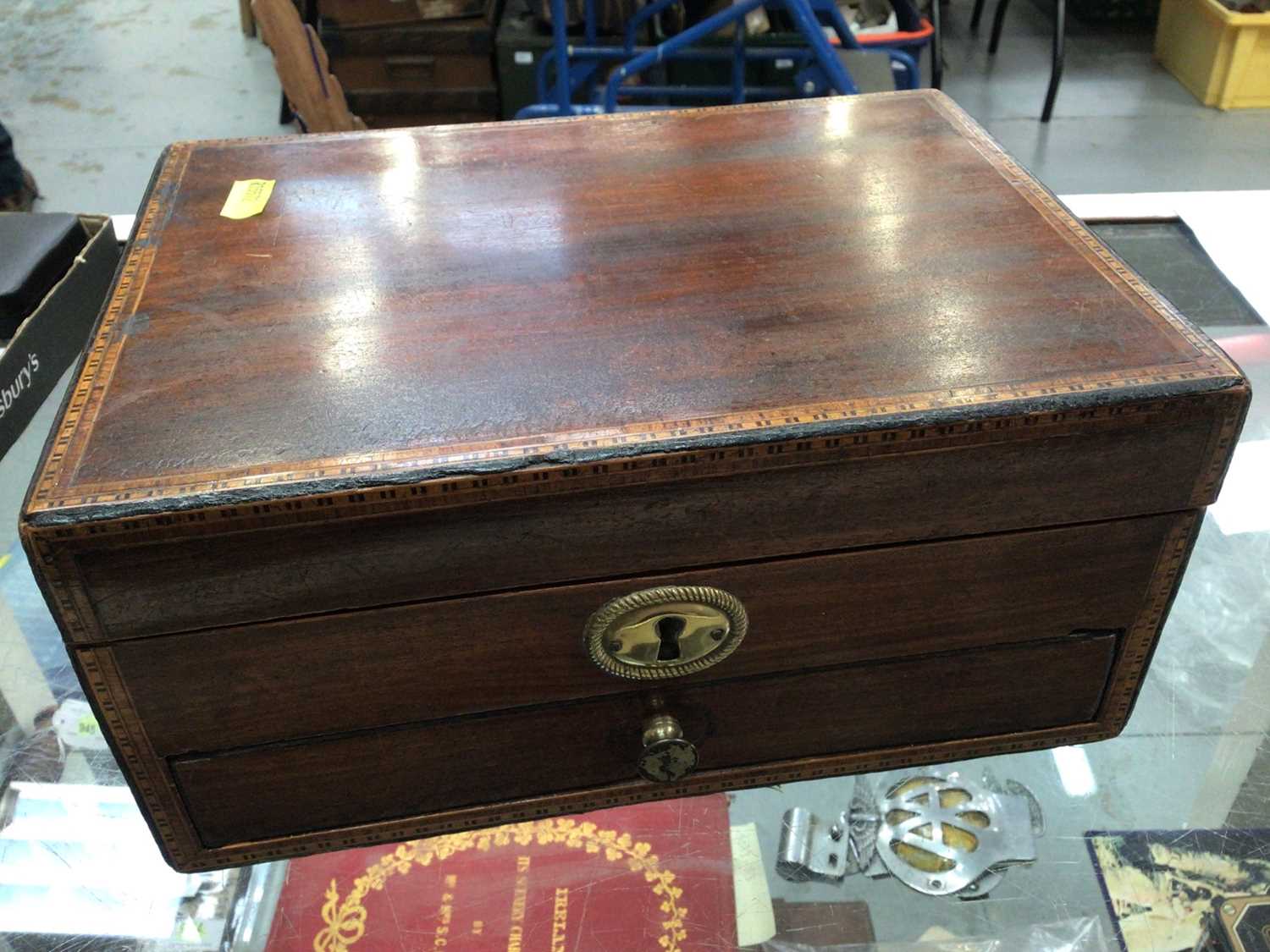 Wooden jewellery box containing costume jewellery, pair of silver cufflinks, silver ingot pendant on - Image 5 of 6