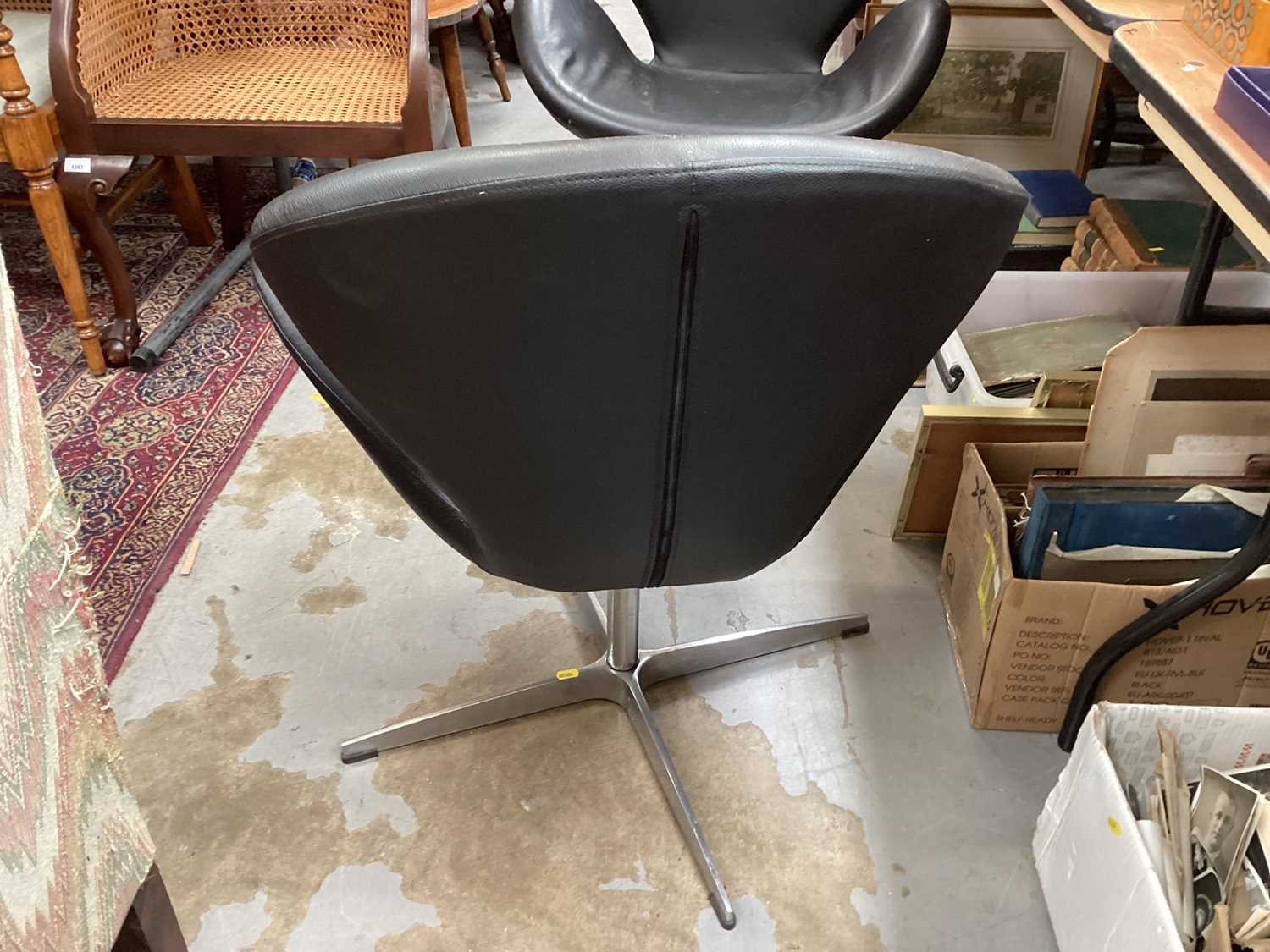 Pair of stylish swivel chairs - Bild 9 aus 11