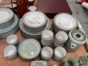 Group of Denby Romance pattern dinner and teaware