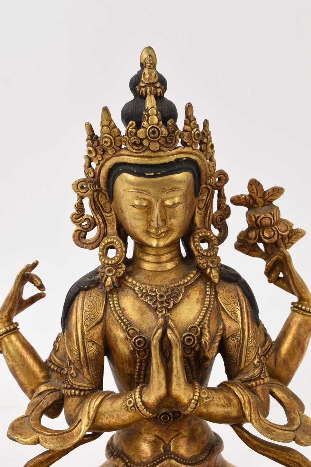 Tibetan gilt bronze buddha - Image 2 of 5