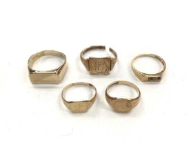 Five 9ct gold signet rings