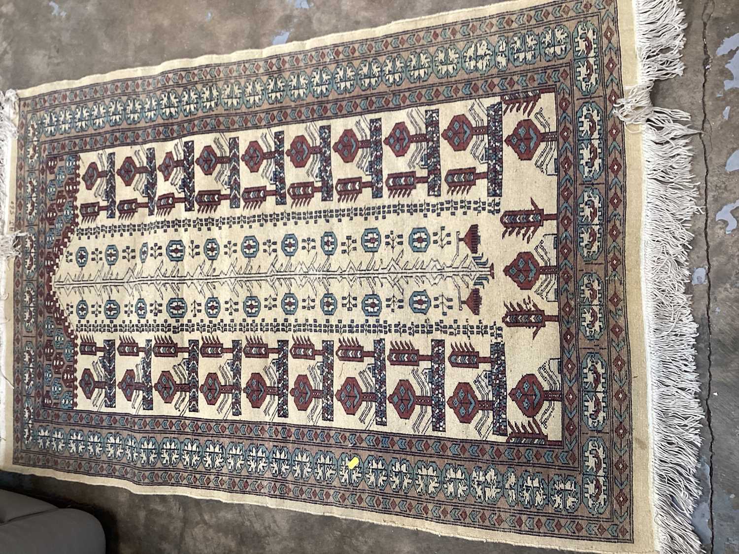 Eastern rug with geometric decoration on blue and cream ground, 148cm x 93cm - Image 3 of 3