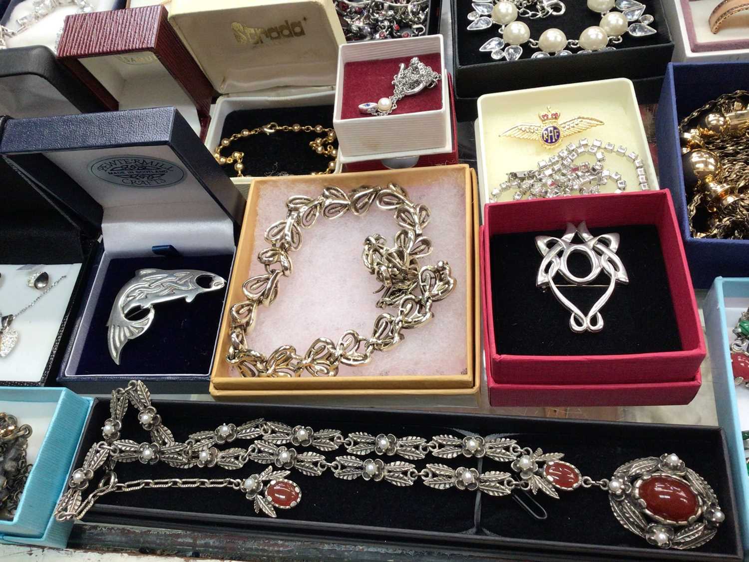 Group of costume jewellery including a pair of vintage Christian Dior stud earrings - Image 3 of 8