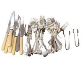Lot plated Fiddle pattern and other cutlery