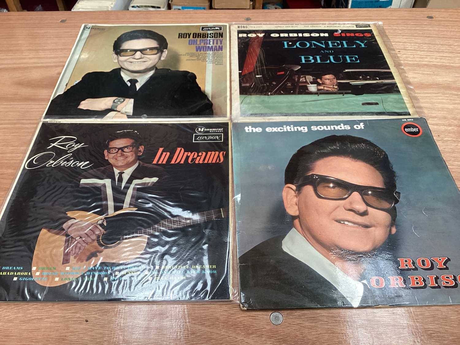 Collection of 1960s and later records including Elvis, Roy Orbison, Cliff Richard etc (1 box) - Image 3 of 20