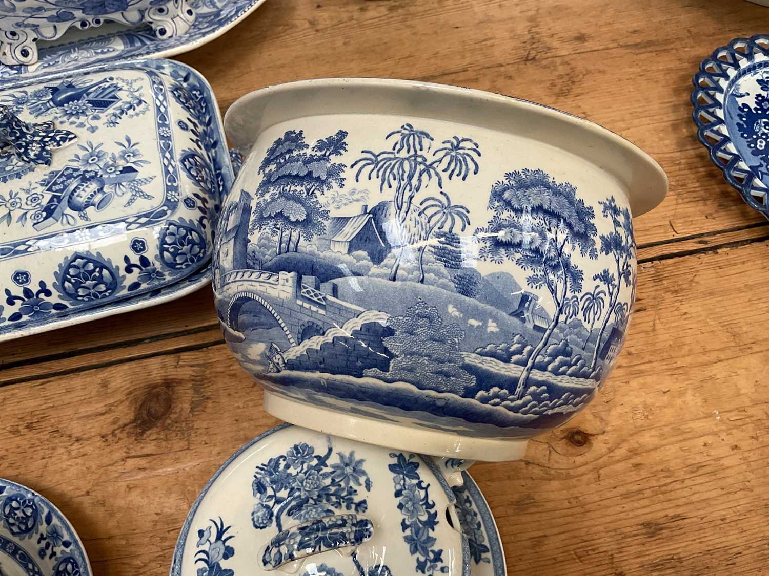 Group of 19th century blue and white transfer printed china - Image 5 of 9