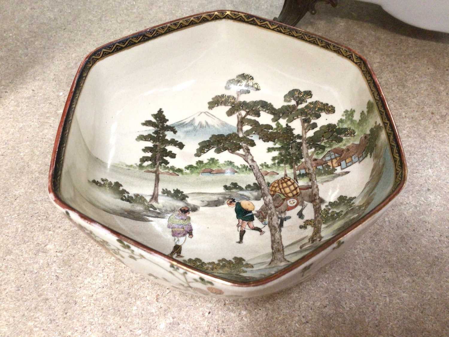 Japanese satsuma bowl and a similar vase (2) - Image 2 of 6