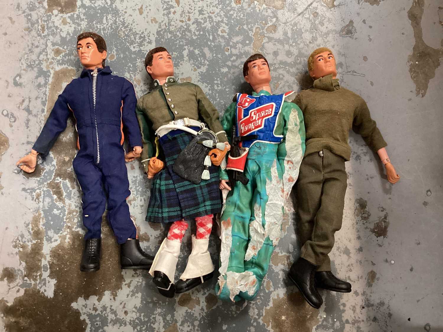 One box of Action Man figures and accessories - Image 2 of 4