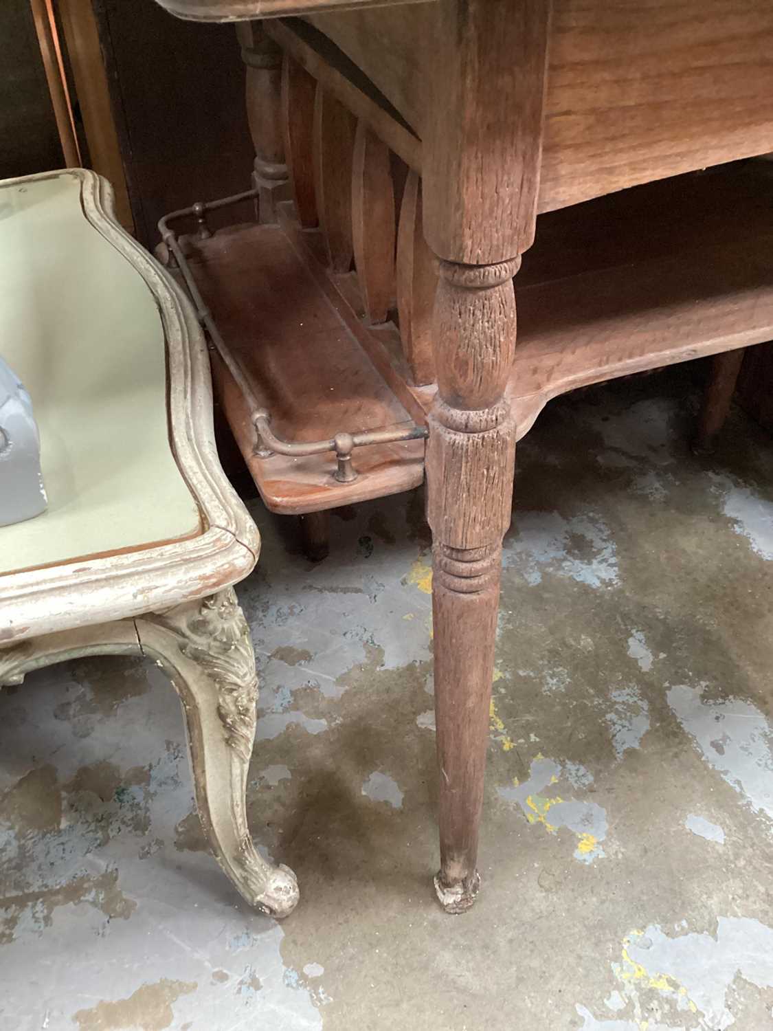 Oak serving table with marble inset top - Image 3 of 3