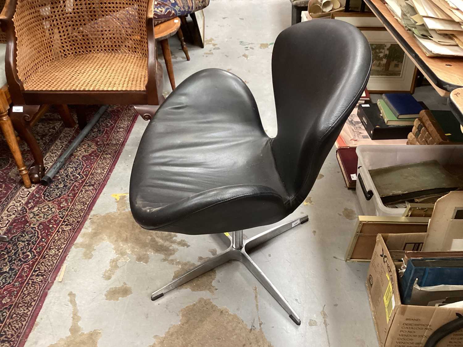 Pair of stylish swivel chairs - Bild 3 aus 11