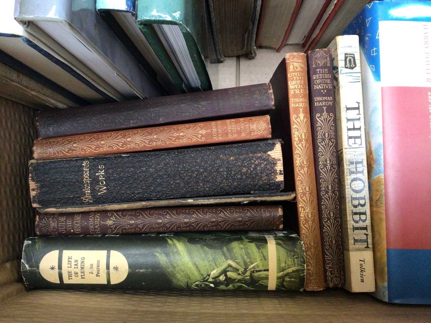 Box of antique and later books including Shakespeare, Thomas Hardy, The Life of Ian Fleming by John - Image 2 of 4