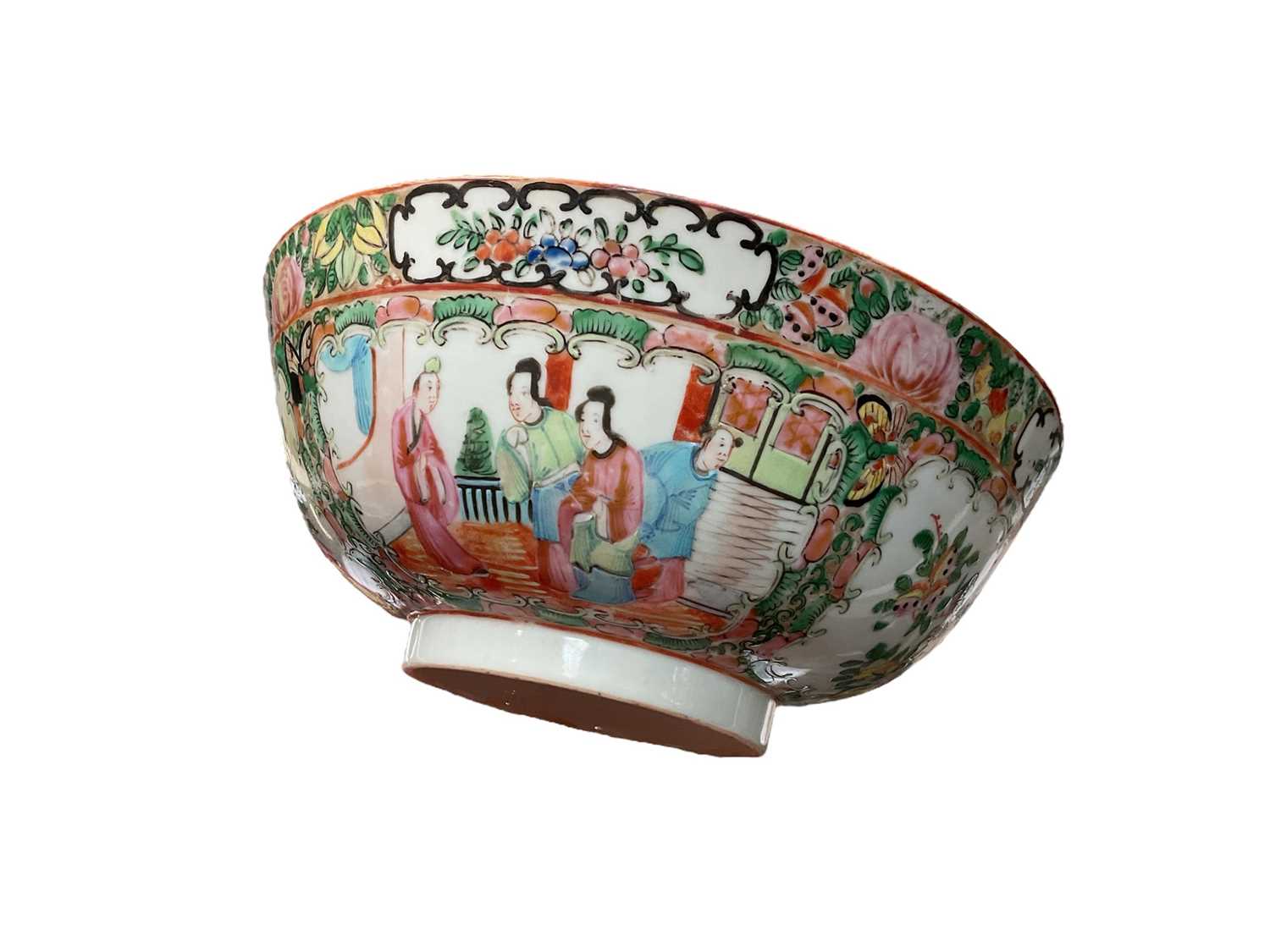 Chinese Canton round bowl, circa 1880-1900