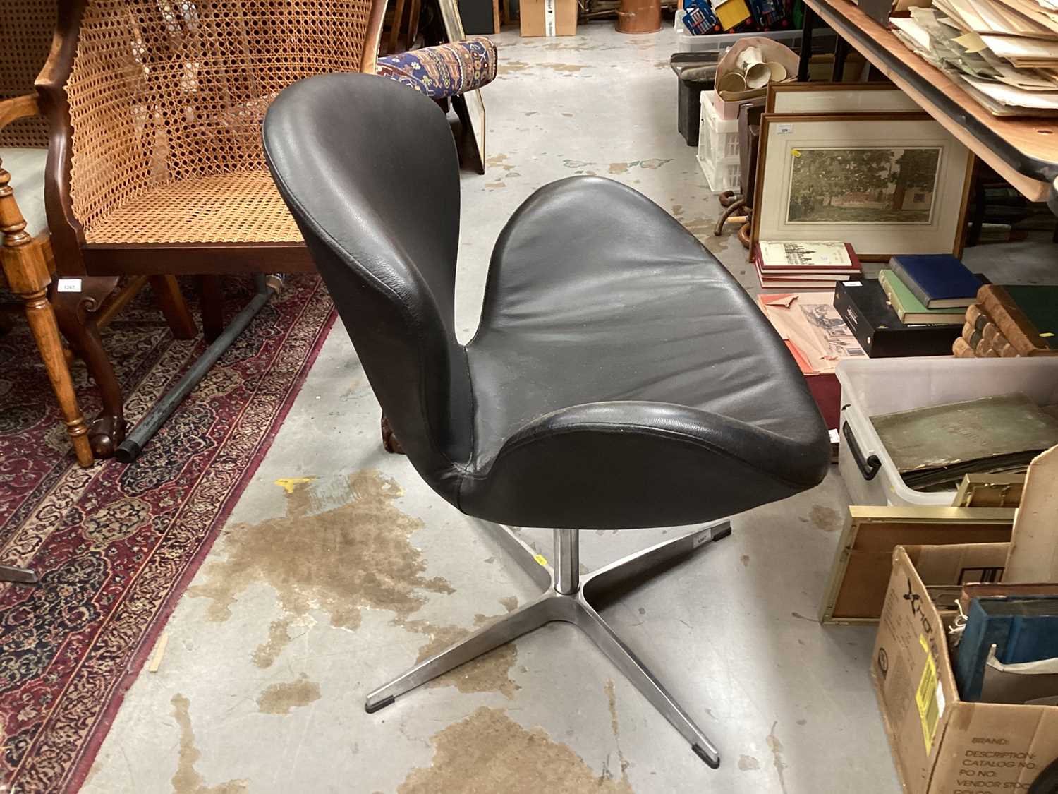 Pair of stylish swivel chairs - Bild 5 aus 11