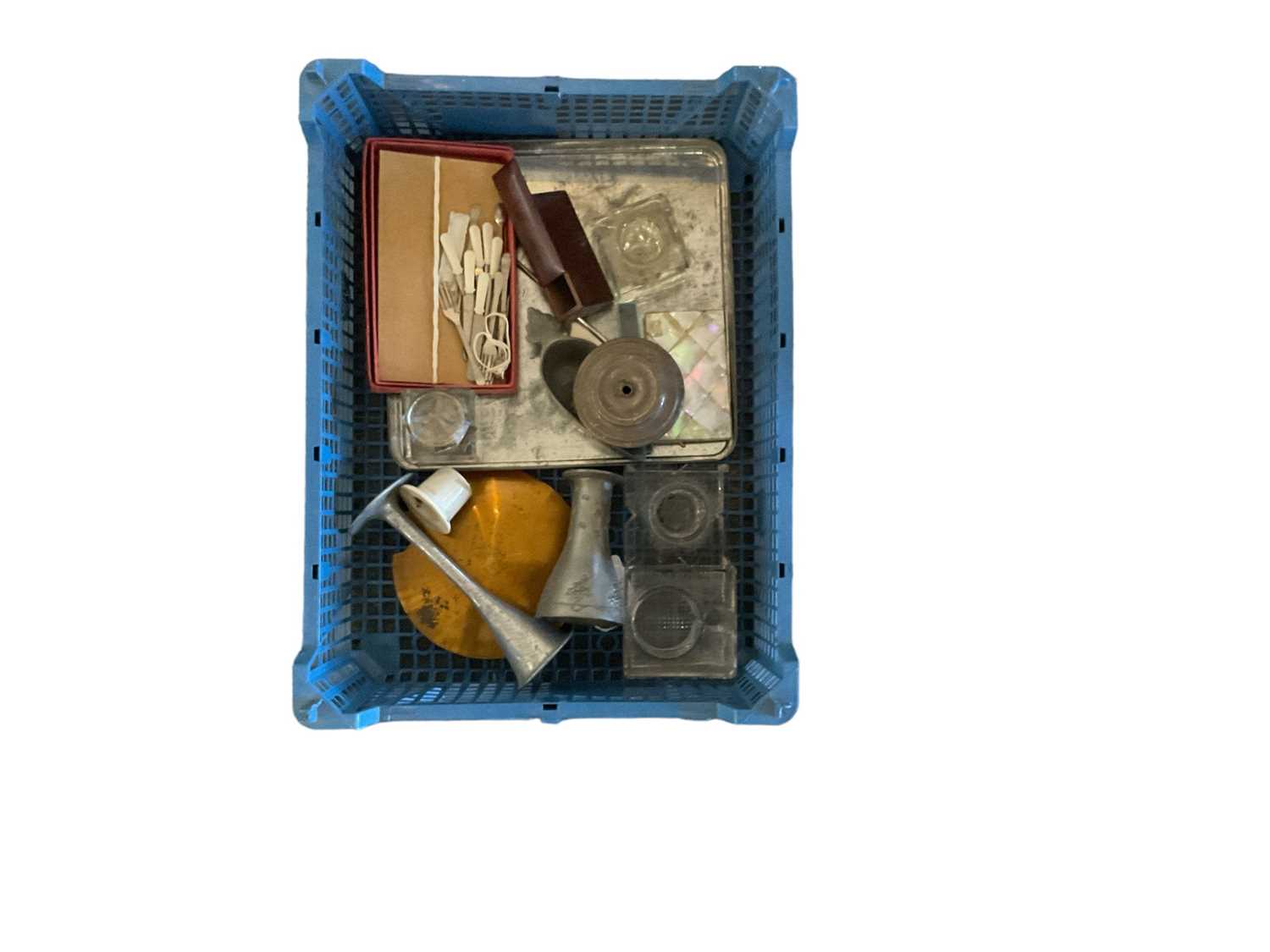 Card case, inkwells and sundries