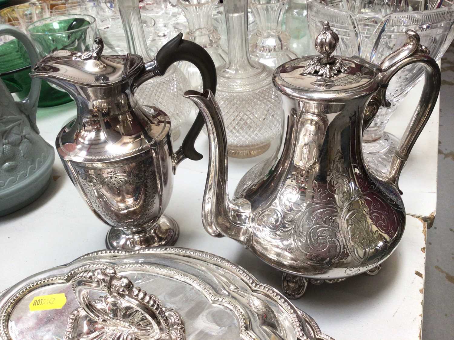 Group of silver plate and other metal wares including a plated tea and coffee pot, plated tureen wit - Image 3 of 7