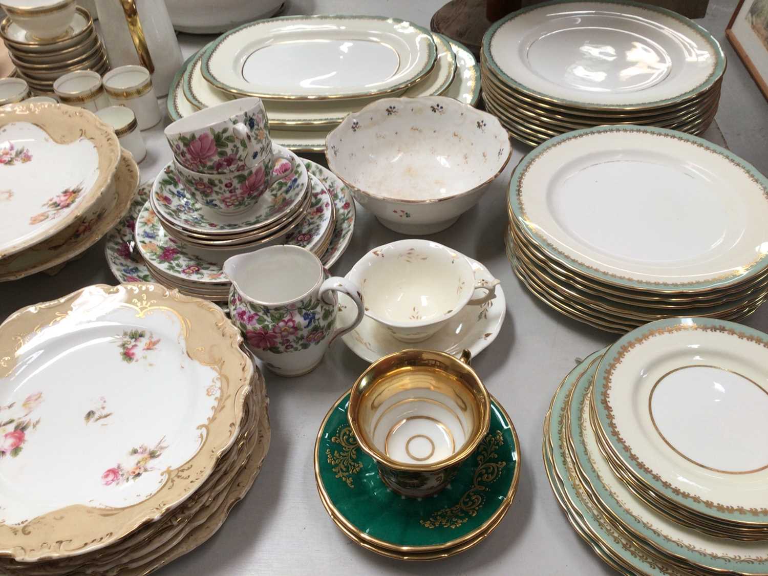 Group of 19th century and later tea and dinner ware, pair of urns with green and gilt decoration and - Image 2 of 5