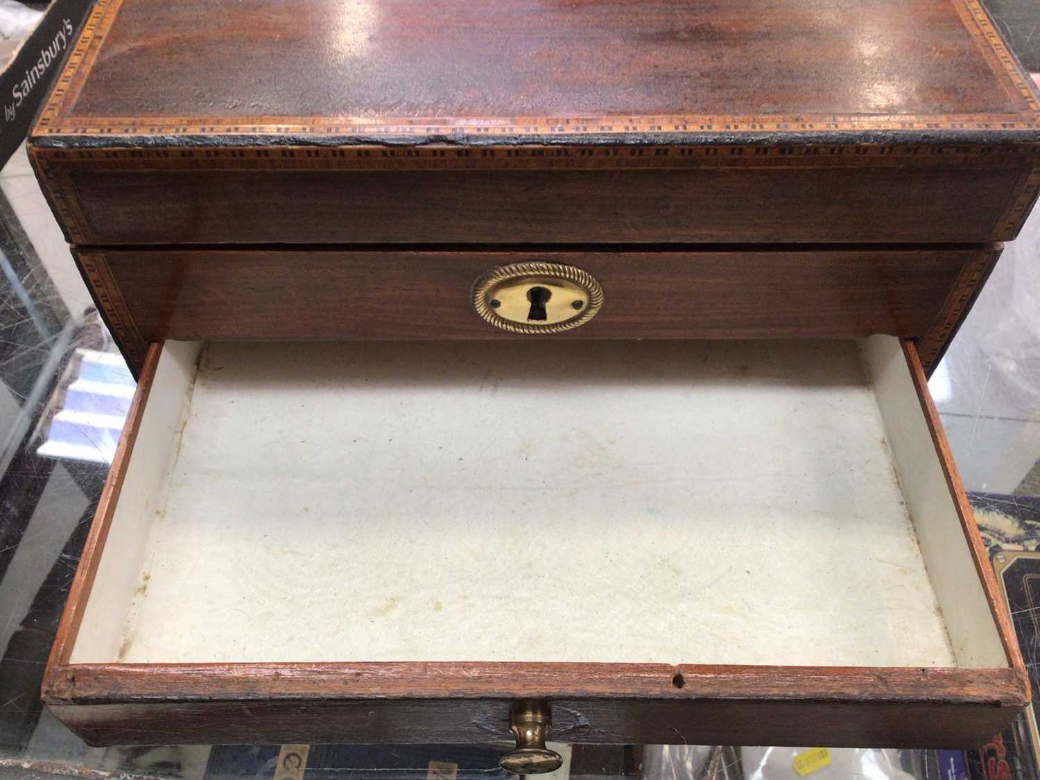 Wooden jewellery box containing costume jewellery, pair of silver cufflinks, silver ingot pendant on - Image 6 of 6