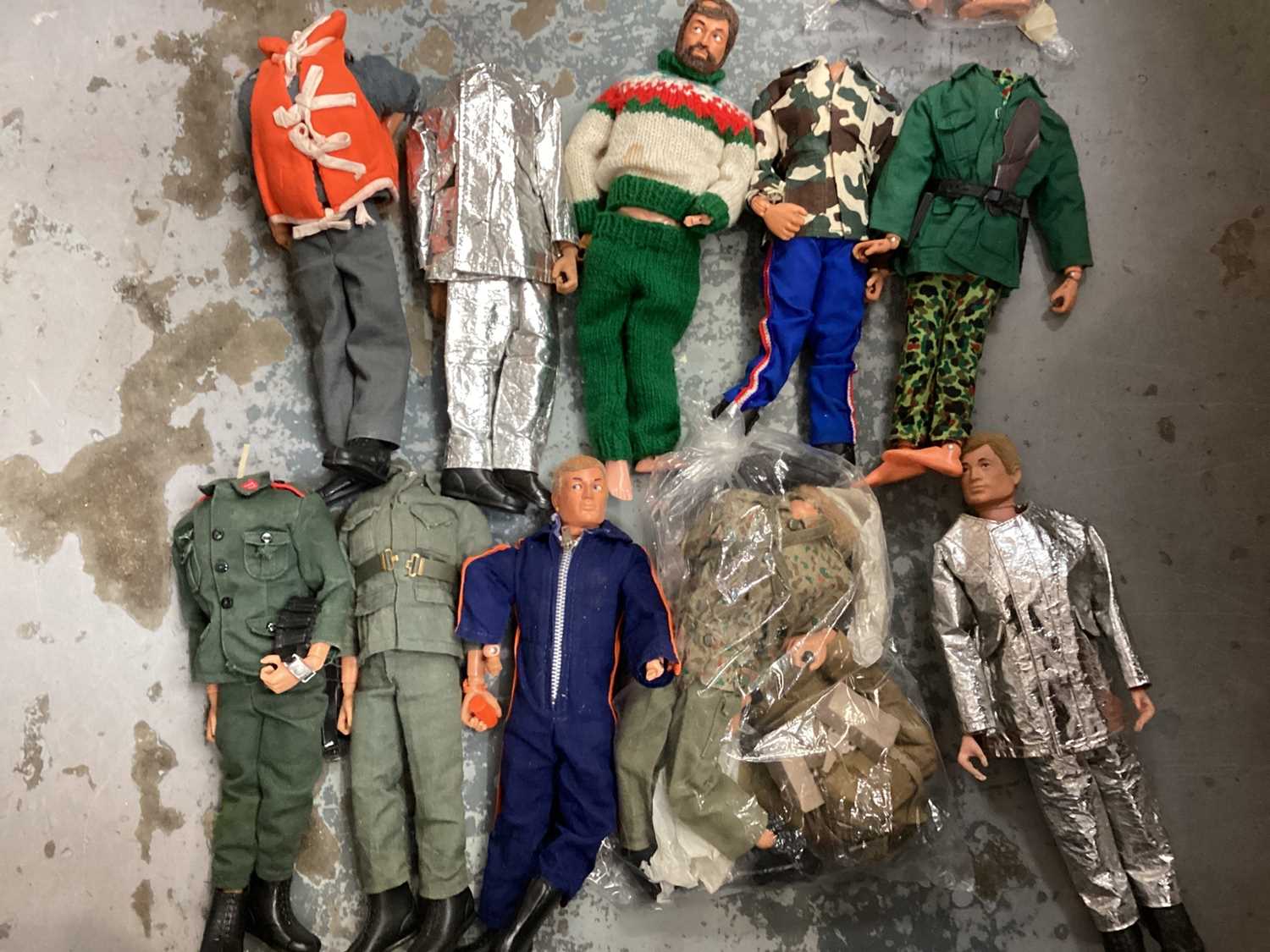 One box of Action Man figures and accessories - Image 3 of 4