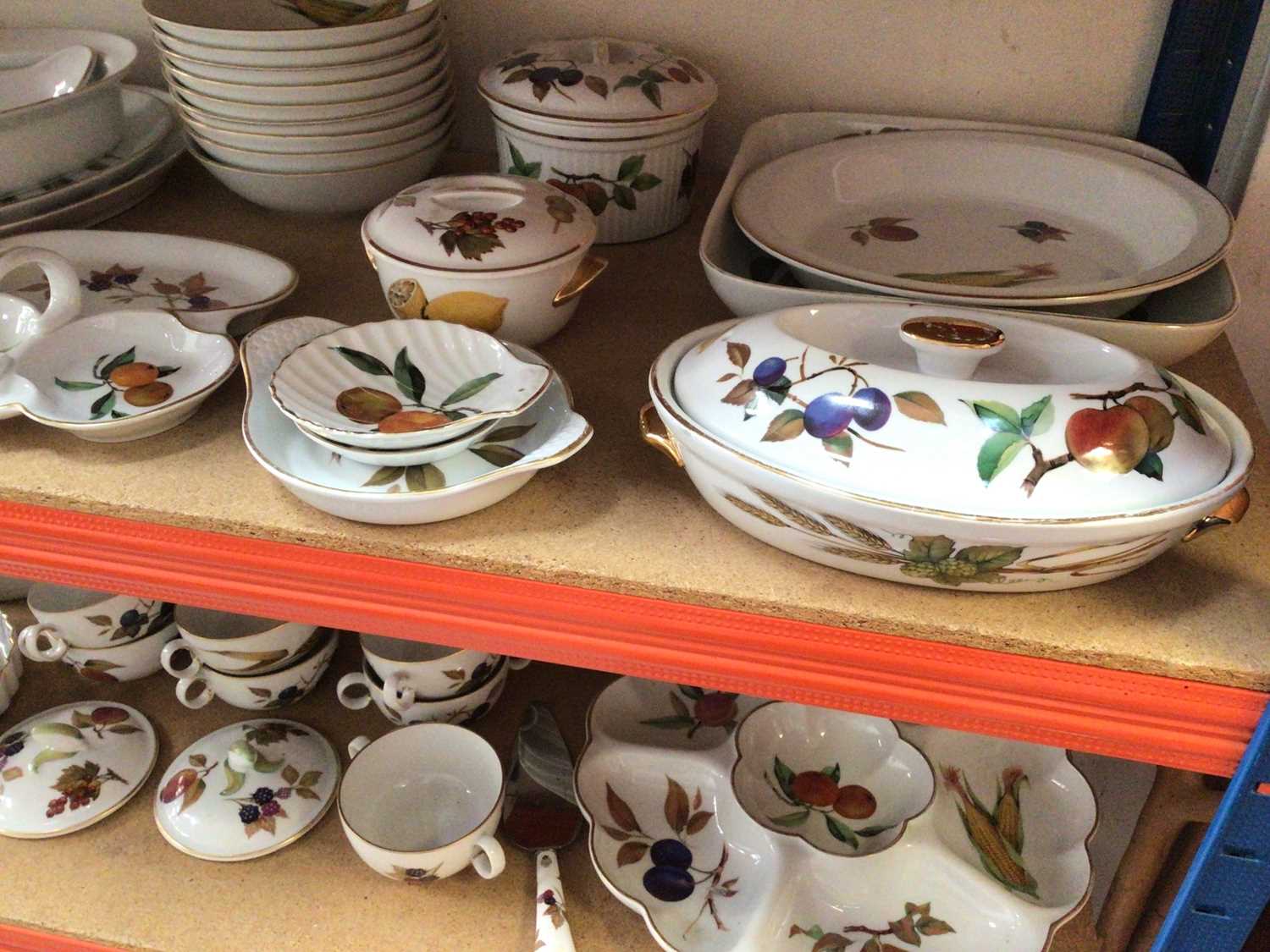 Quantity of Royal Worcester Evesham pattern dinnerware - Image 2 of 5