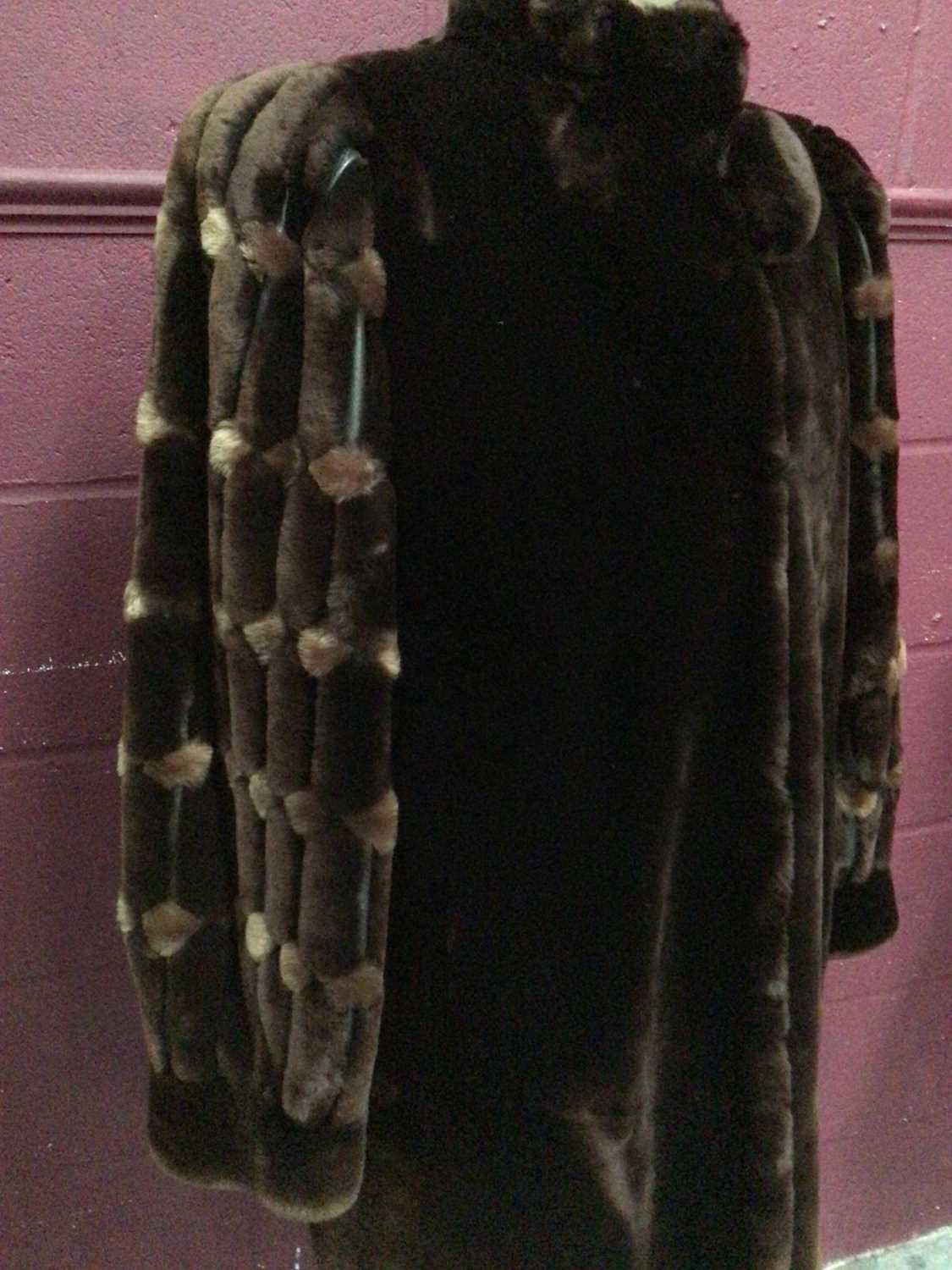 Good quality beaver lamb coat by Sprung Freres, Paris and a Saga Mink jacket (2) - Image 2 of 6