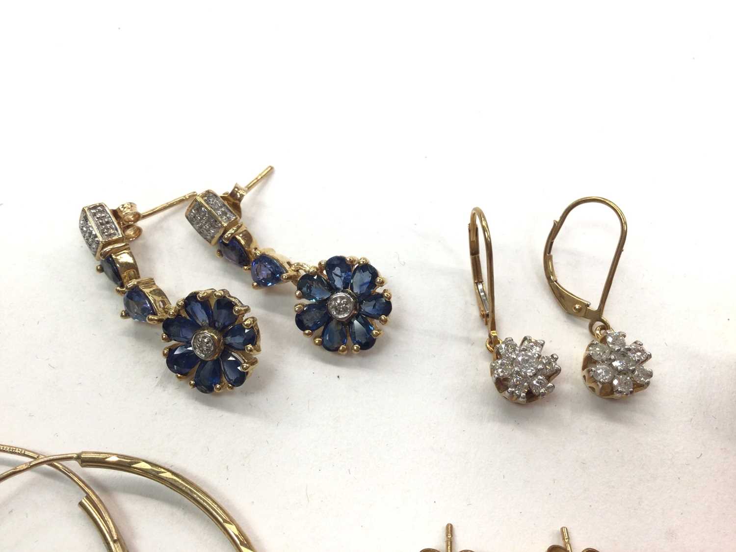 Six pairs of 9ct gold gem set earrings including a pair of diamond clusters - Image 2 of 4