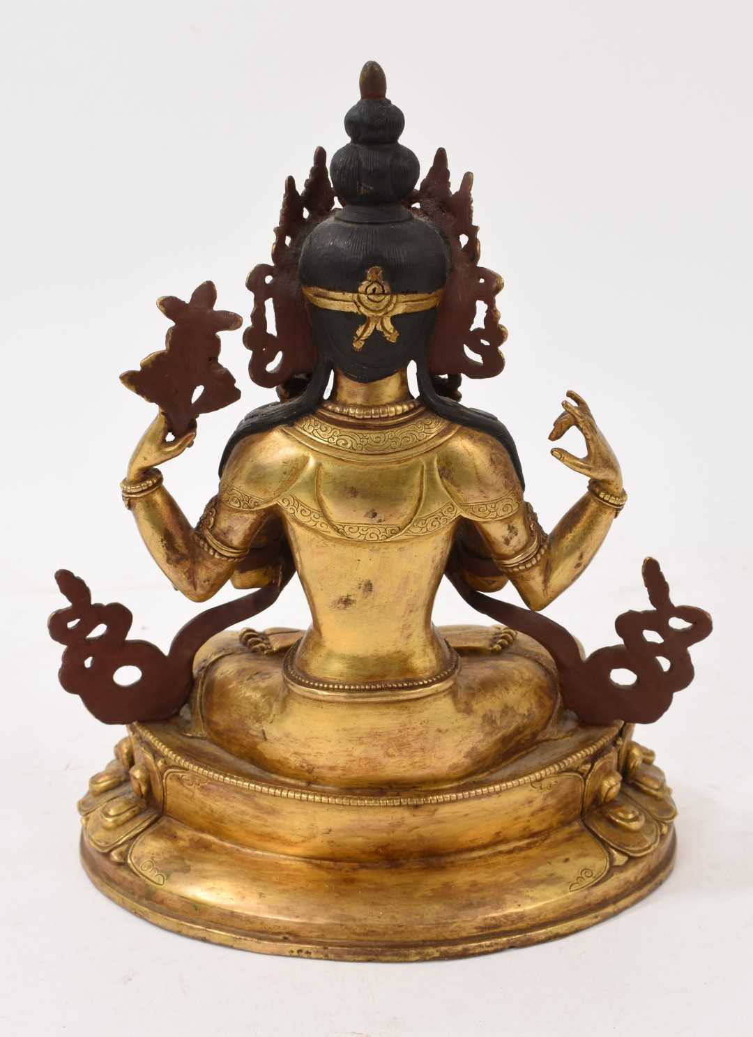 Tibetan gilt bronze buddha - Image 4 of 5