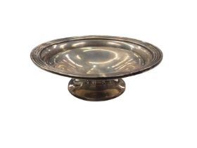 Silver pedestal bowl (London 1910), 15cm diameter