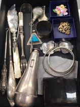 Silver items, jewellery and bijouterie