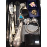 Silver items, jewellery and bijouterie