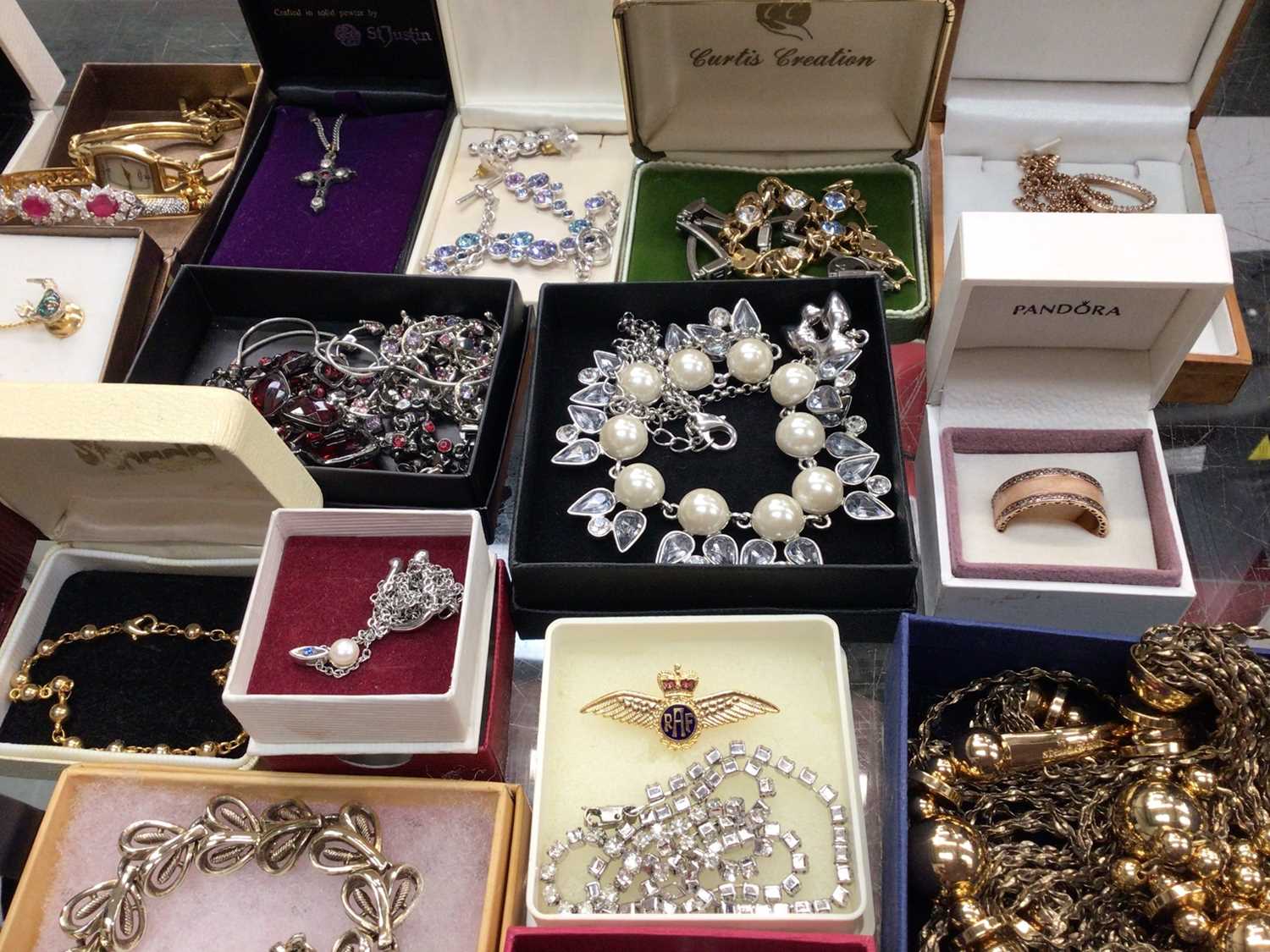 Group of costume jewellery including a pair of vintage Christian Dior stud earrings - Image 6 of 8