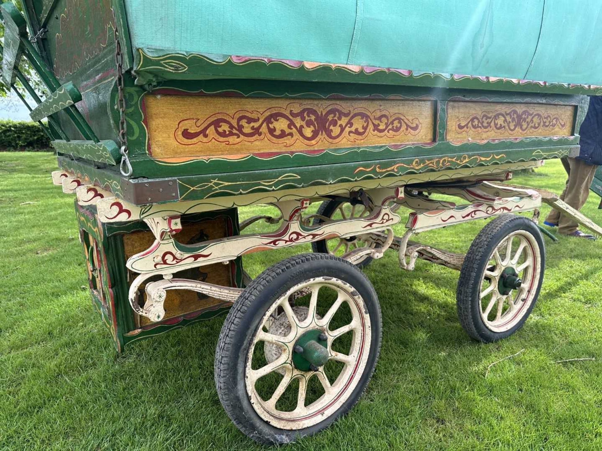 Charming child's bow top gypsy caravan - Image 6 of 22