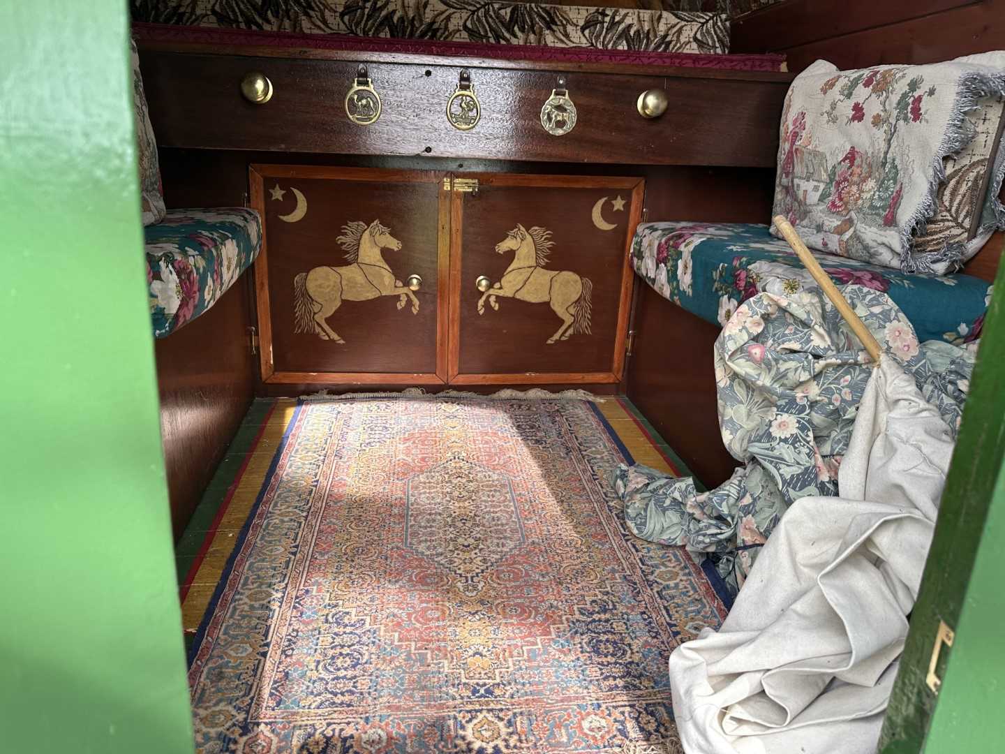 Charming child's bow top gypsy caravan - Bild 15 aus 22