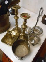 A quantity of assorted metalware including brass candlesticks, silver plated dish, etc.