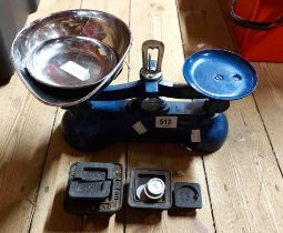 A set of Boots kitchen scales and weights