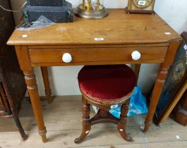 A 76cm vintage pine side table with frieze drawer, set on turned legs - top corner a/f