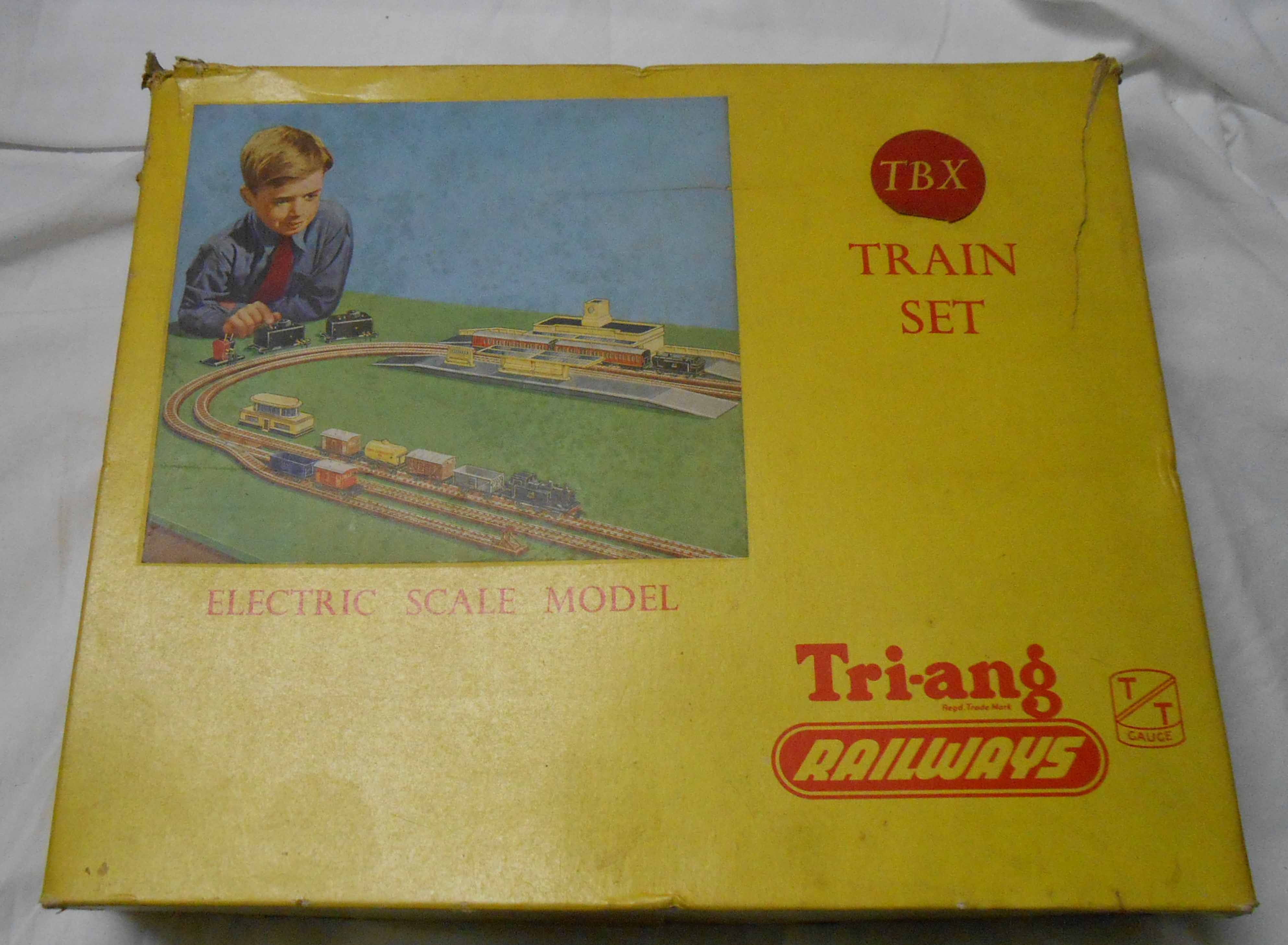 A vintage boxed TBX T/T gauge Tri-ang train set - 1950's - Image 2 of 2